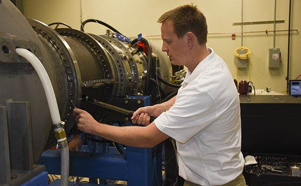 Graduate Student Ken Clark works in the START lab.
